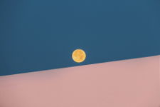 luna e duna - Fotografia del deserto del Sahara